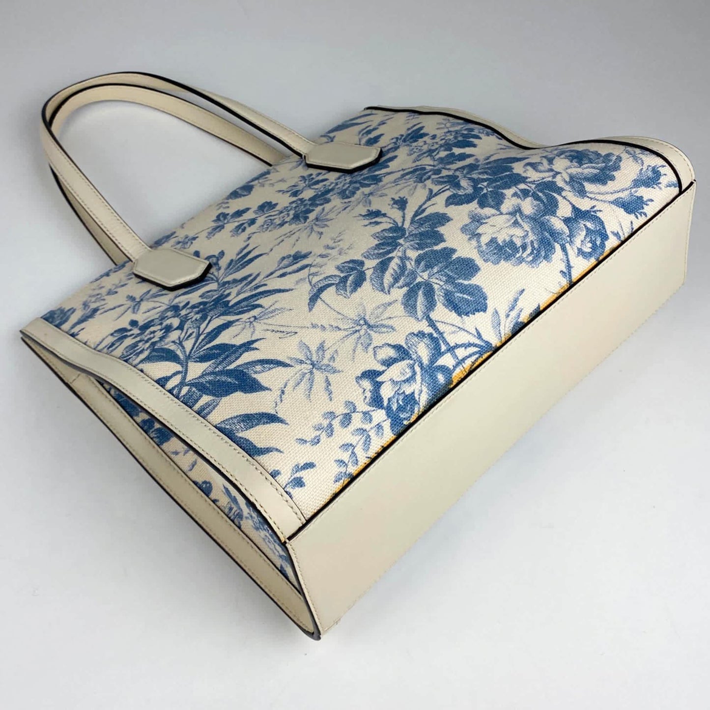 StrapStory - Tote Bag 4326