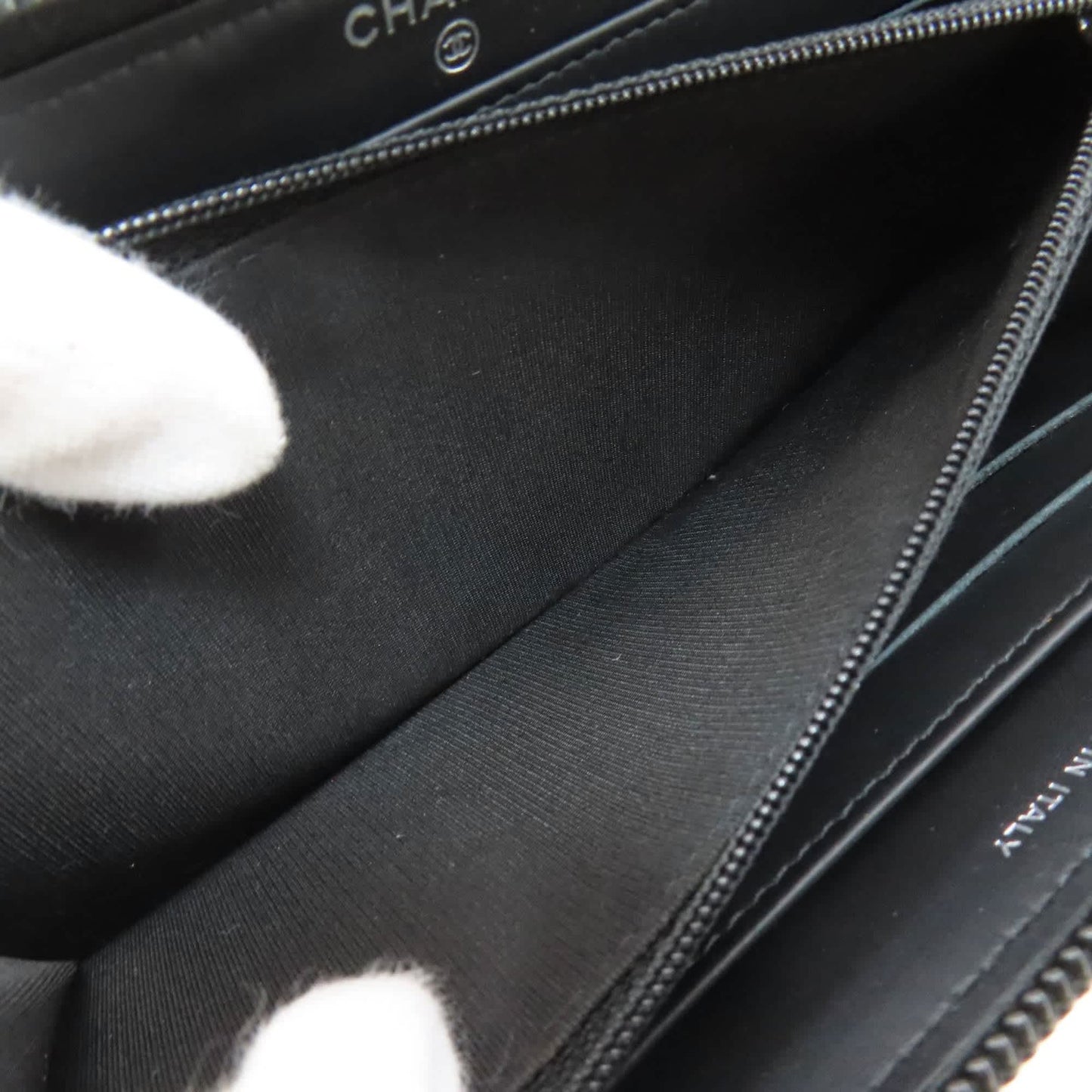 StrapStory - Wristlet 660