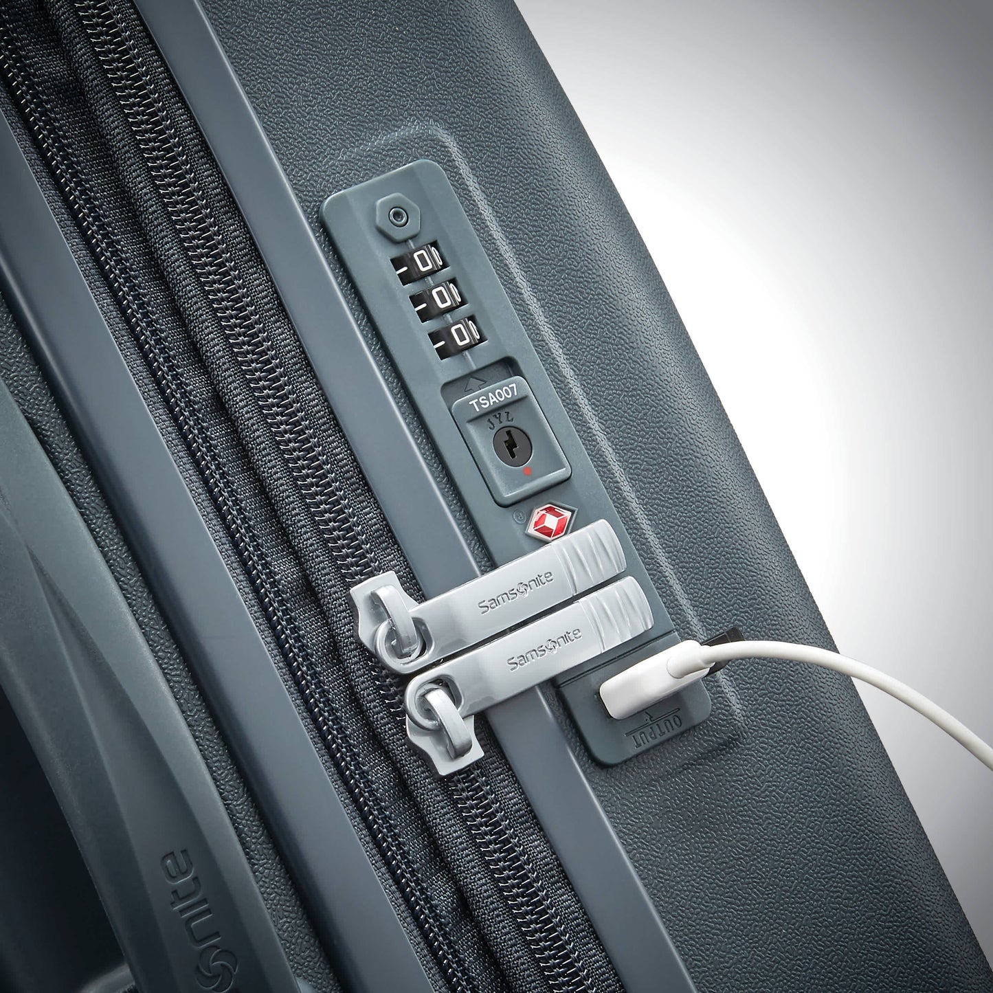 StrapStory - Suitcase 008