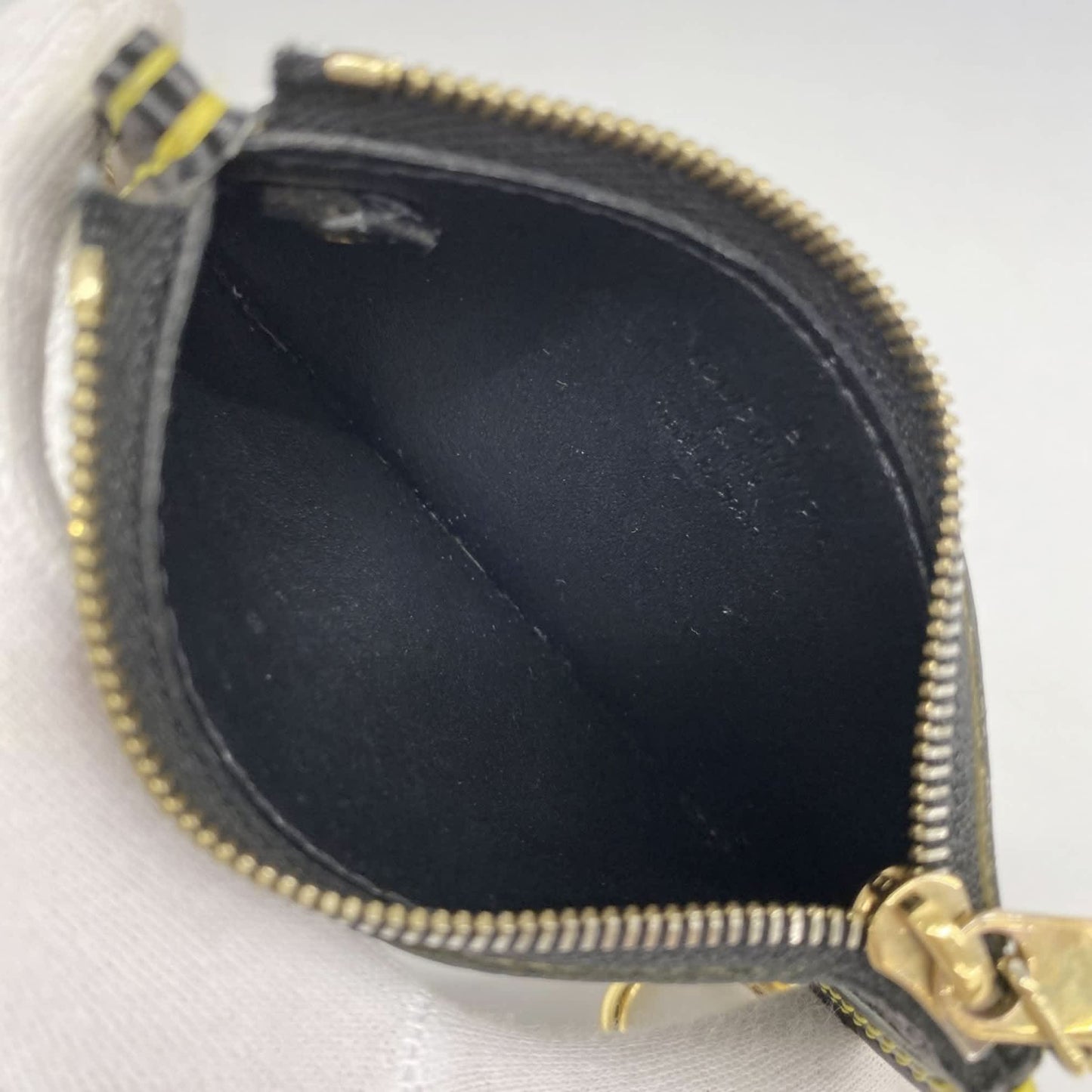 StrapStory - Wristlet 774
